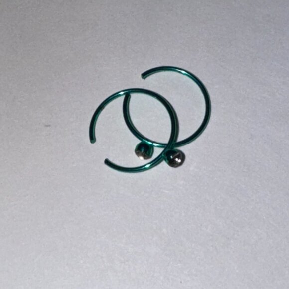 Green 22 Gauge Titanium Plated Hoop Nose Ring - Picture 6 of 6